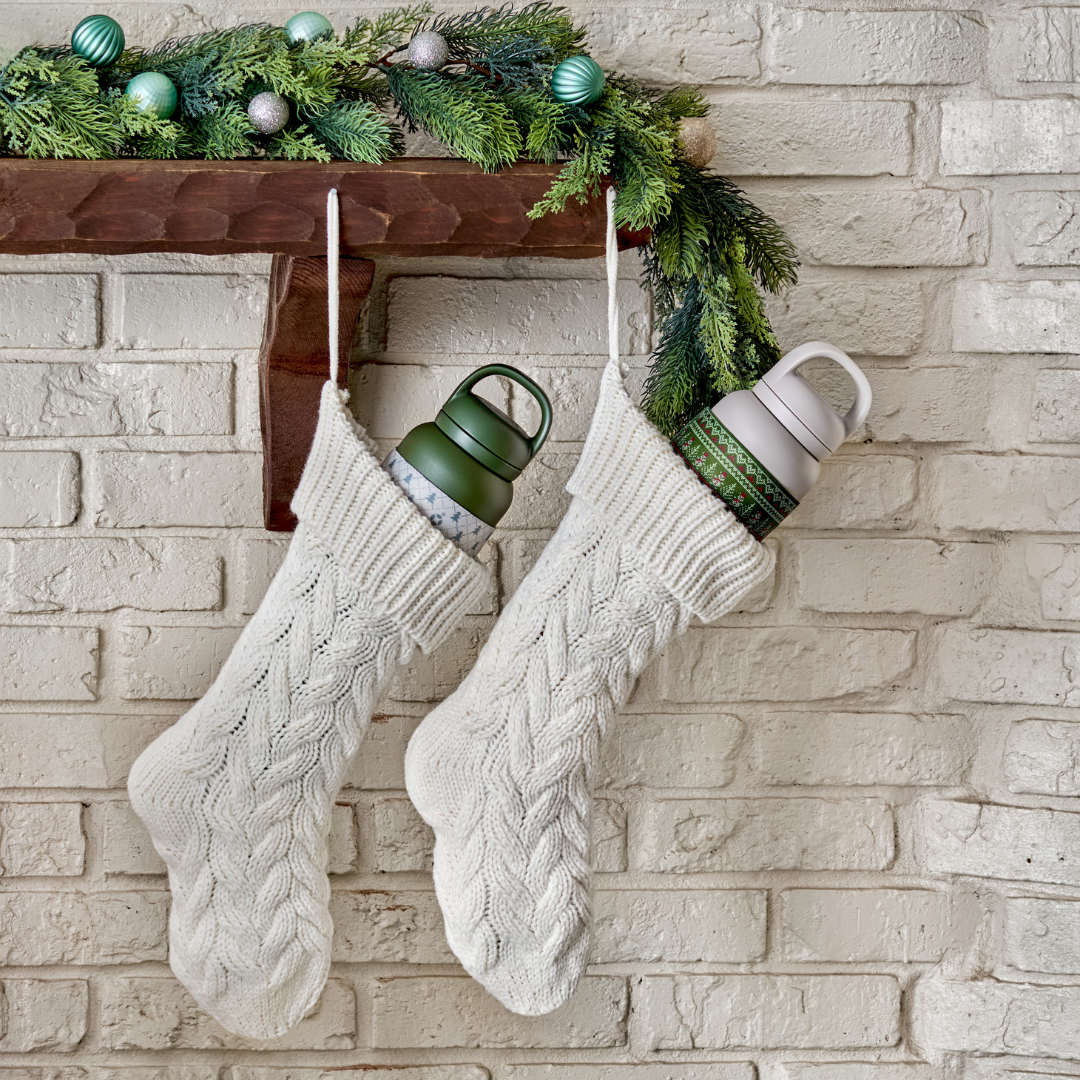 489-3212-001-6_Ello_SS_UglySweaters_32oz_Lifestyle_ForestGreen.png