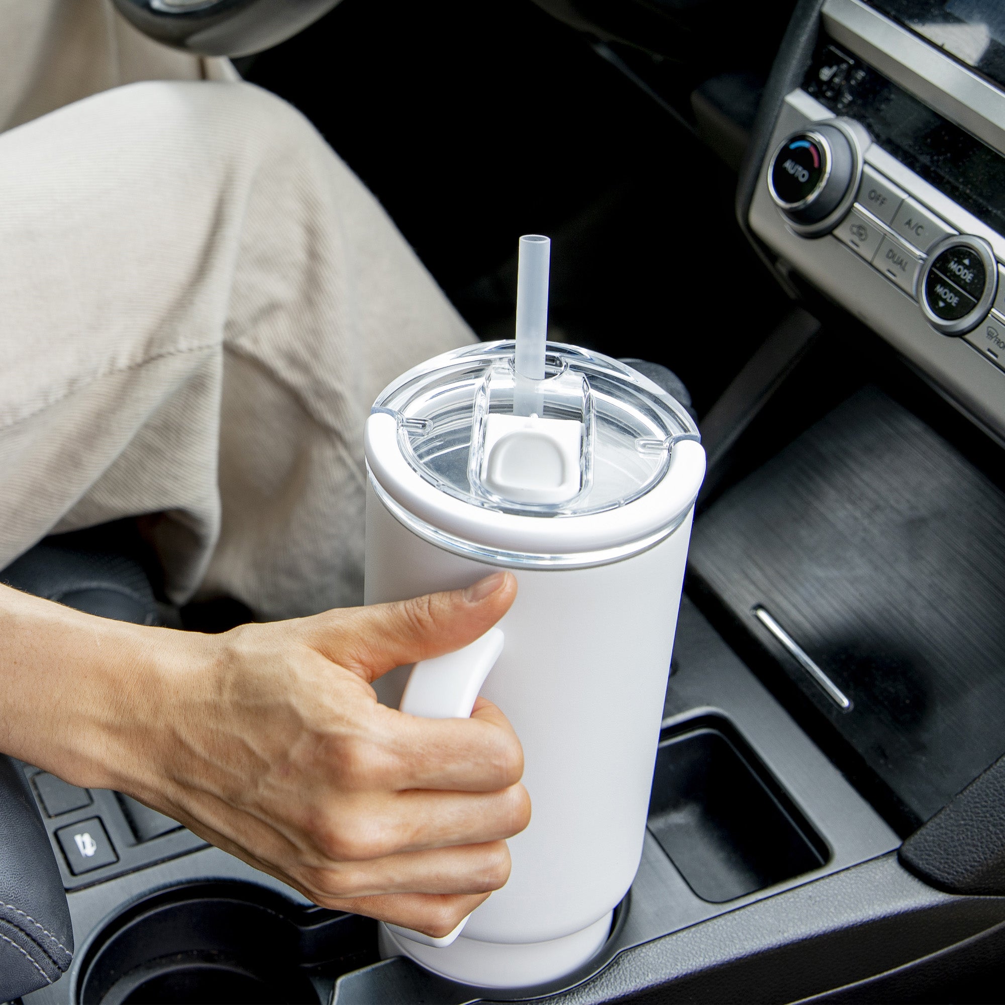 portcarcupholder_349cba10-0ff5-4919-8872-237f5284dc2c.jpg